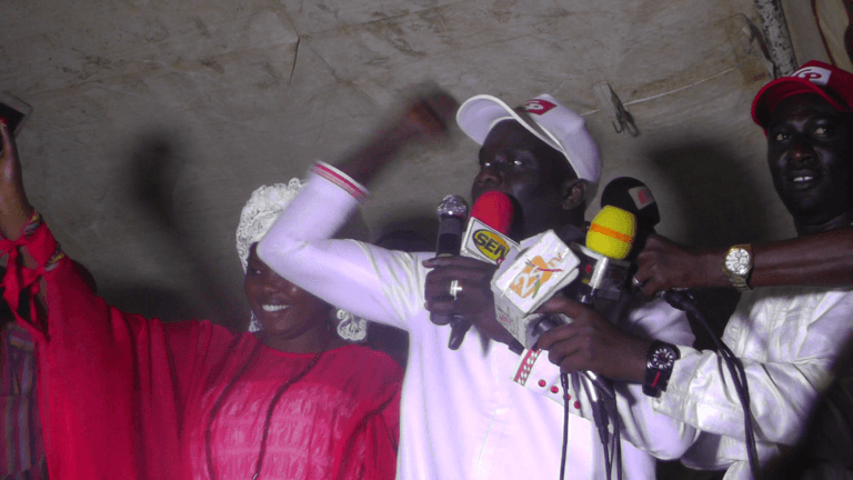 Malick Gakou défie Alioune sarr dans le Diobass en s’appuyant sur Maryvonne et crie victoire à l’issue de son meeting.