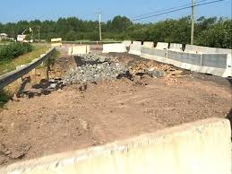 Ravinement sur le site de Pogniène à Thiès, un pont de la voie de contournement nord menacé d’effondrement