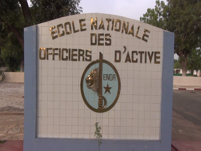 Fête de l’ENOA: 881 officiers formés, le colonel commandant retrace l’historique,ouvre le bal et les troupes se déchainent